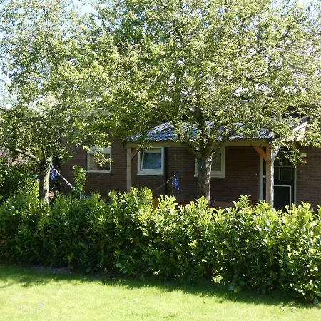 Familiehuis Achter De Duijnhoeve * Zuidbakkum